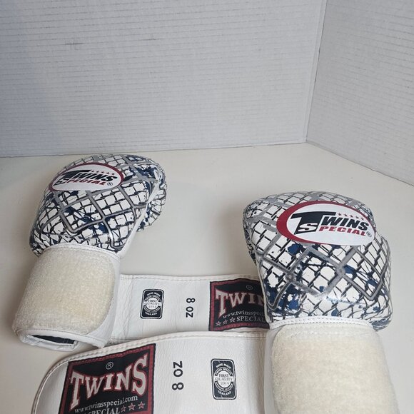 Twins Special Boxing Gloves 8oz White Leather Handmade Thailand - Picture 5 of 5